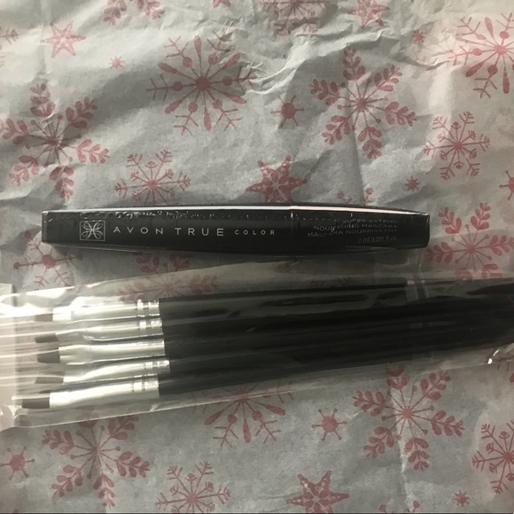 Makeup Brushes & Mascara - Picture 2 of 6